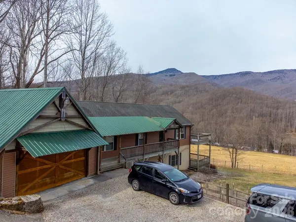 262 Sams TRL, Waynesville, NC 28786