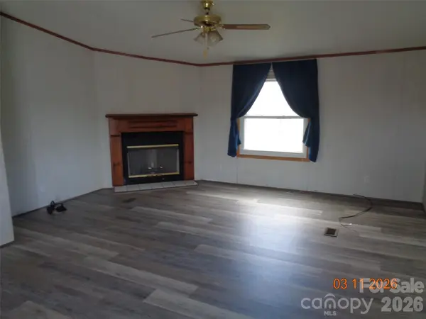 3911 Woodmont CT, Lenoir, NC 28645