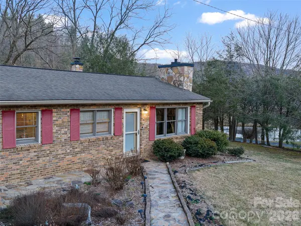 1280 Hamburg RD, Bakersville, NC 28705