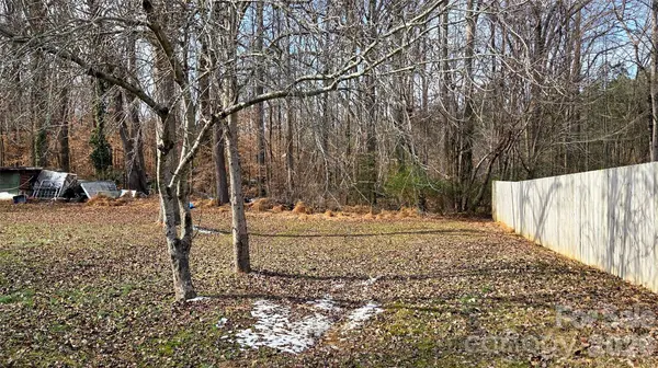 833 Dennis ST, Troy, NC 27371