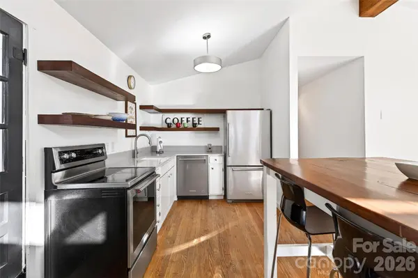 107 High ST, Black Mountain, NC 28711