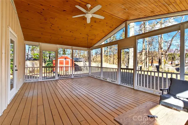 107 High ST, Black Mountain, NC 28711