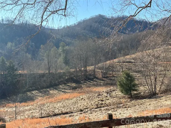 219 Rocking Horse TRL, Burnsville, NC 28714