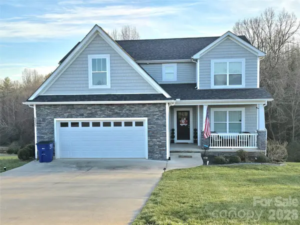 5177 S Oak CIR, Granite Falls, NC 28630