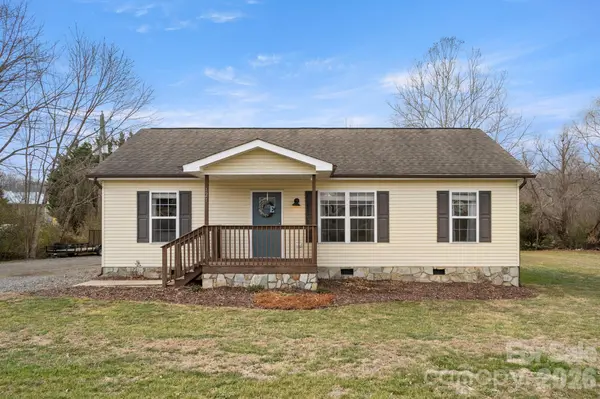 121 James ST,  Clyde,  NC 28721