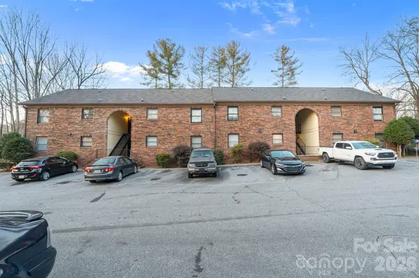 460 14th AVE NE, Hickory, NC 28601