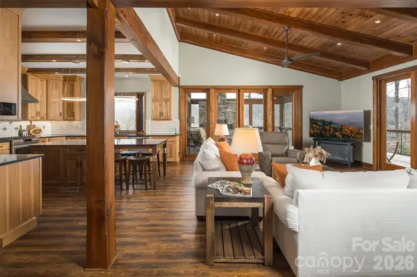 1220 Sweetgrass DR, Blowing Rock, NC 28605