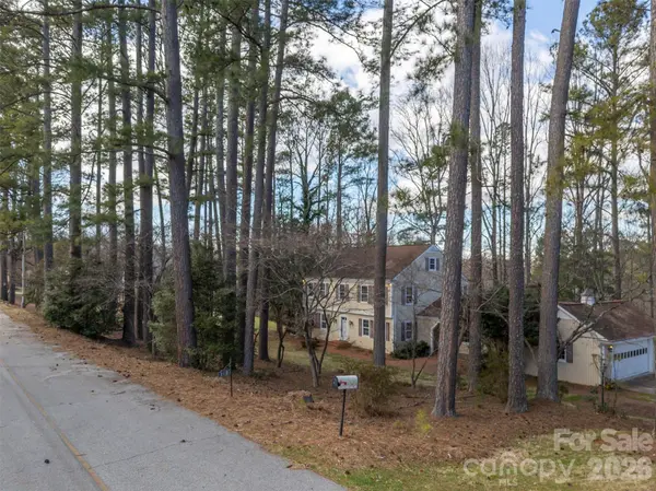 149 Woodbriar DR, Forest City, NC 28043