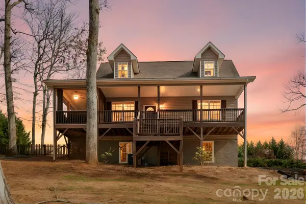 4 Carter Hill DR, Leicester, NC 28748