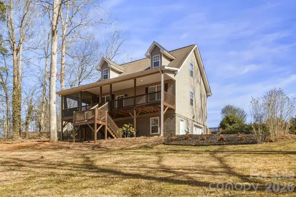 4 Carter Hill DR, Leicester, NC 28748