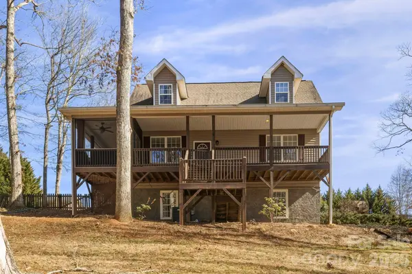 4 Carter Hill DR, Leicester, NC 28748