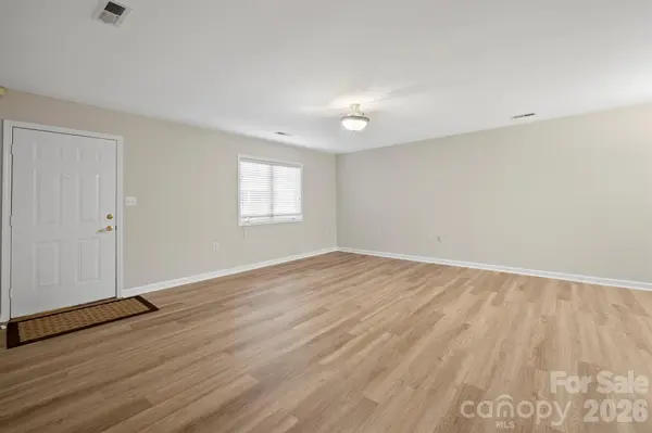 505 2nd Street PL NE #B2, Conover, NC 28613
