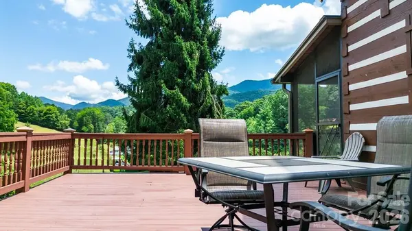 83 Daybreak RDG, Sylva, NC 28779