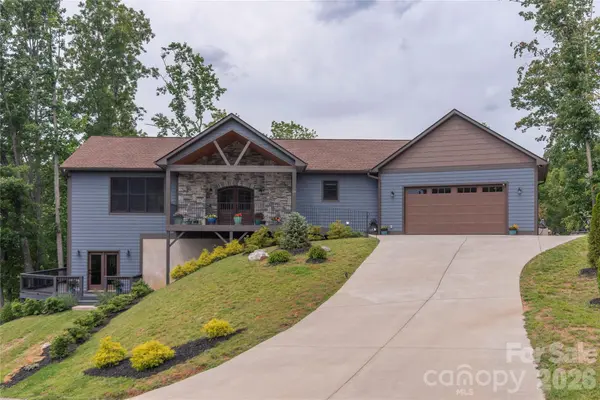 24 Herron View LN, Weaverville, NC 28787