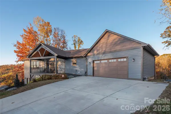 24 Herron View LN, Weaverville, NC 28787