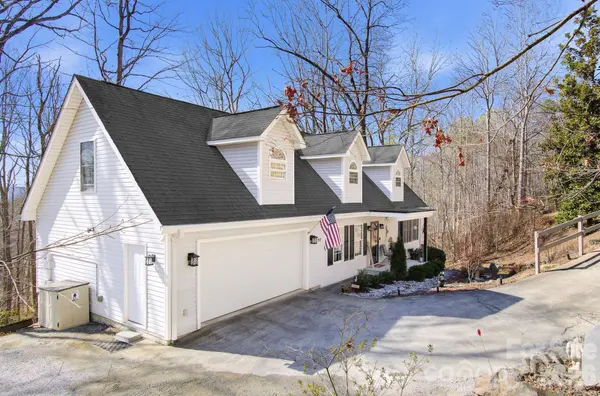 92 Willow BND, Hendersonville, NC 28792