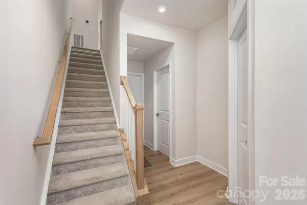 144 Millsbee LN, Charlotte, NC 28205