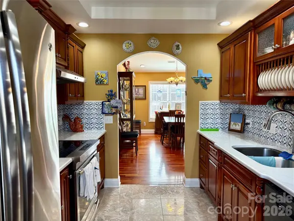 101 Rivercliff DR, Hudson, NC 28638