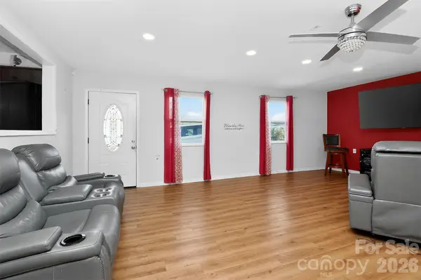 5525 Alpine LN,  Charlotte,  NC 28269