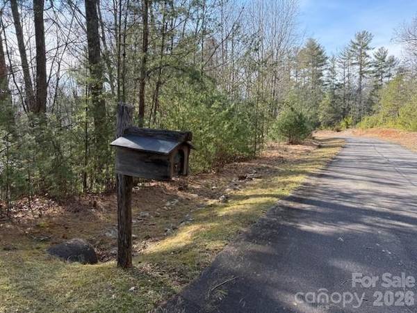 7 Settlement Ridge DR, Marion, NC 28752