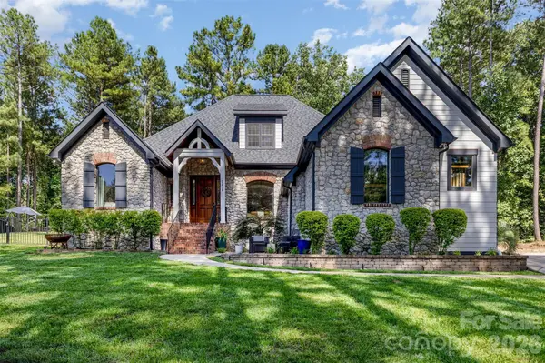 2418 Talbot CT, Sherrills Ford, NC 28673