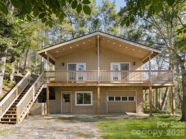 331 River Ridge DR, Burnsville, NC 28714
