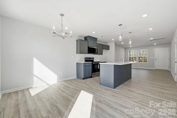935 Wallace ST, Statesville, NC 28677