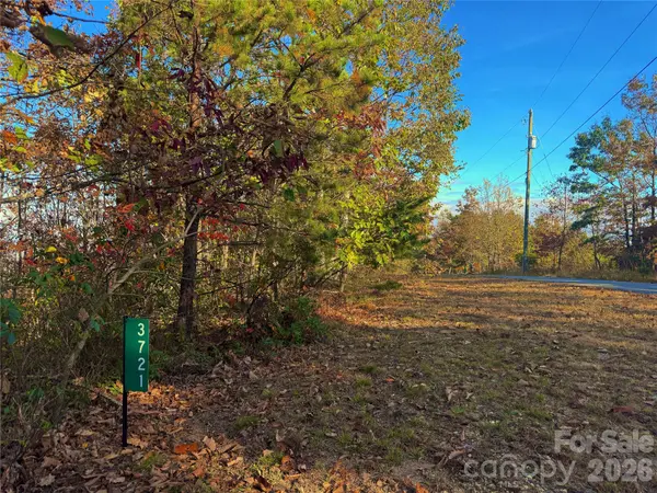 3721 Mountain Vista DR #28A, Morganton, NC 28655