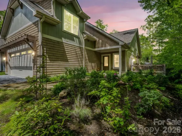 29 Stonehollow LN, Brevard, NC 28712