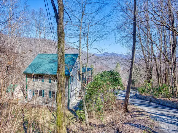 1463 Apple Creek RD,  Waynesville,  NC 28786