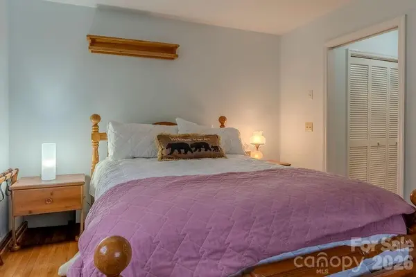 200 Mica CIR, Franklin, NC 28734