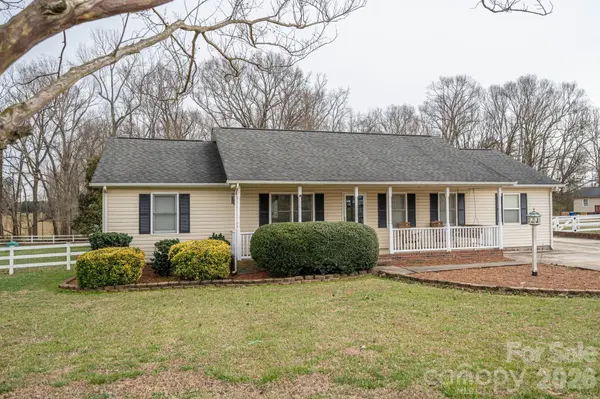 112 Pilots Ridge DR, Bessemer City, NC 28016