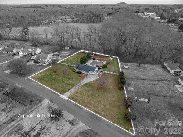 112 Pilots Ridge DR, Bessemer City, NC 28016