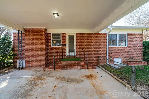 1425 5th ST NE, Hickory, NC 28601
