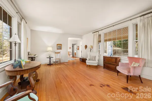 226 School RD, Asheville, NC 28806