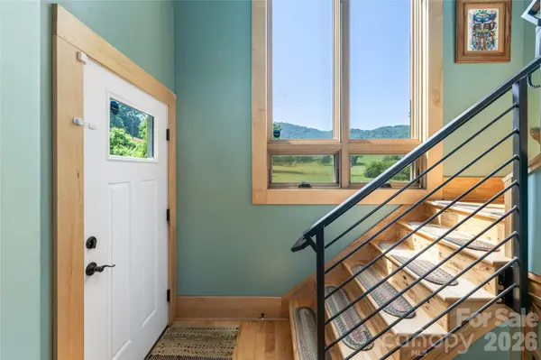 43 Upper Herron Cove RD, Weaverville, NC 28787