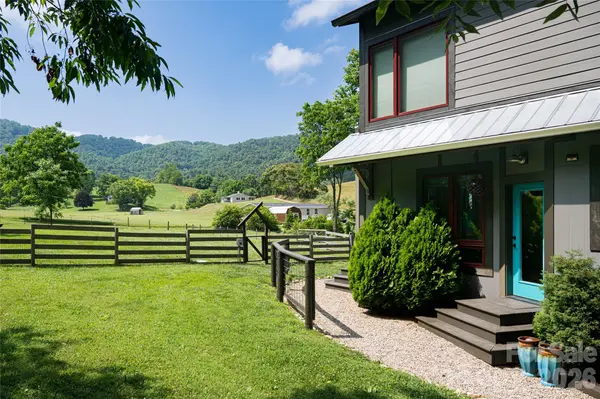 43 Upper Herron Cove RD, Weaverville, NC 28787