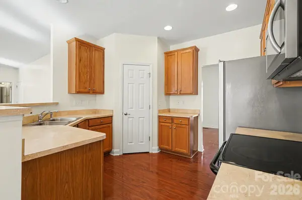 1120 Ross Brook TRCE, York, SC 29745