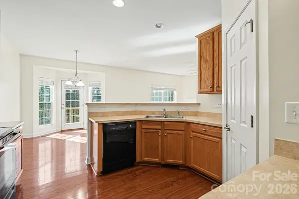 1120 Ross Brook TRCE, York, SC 29745