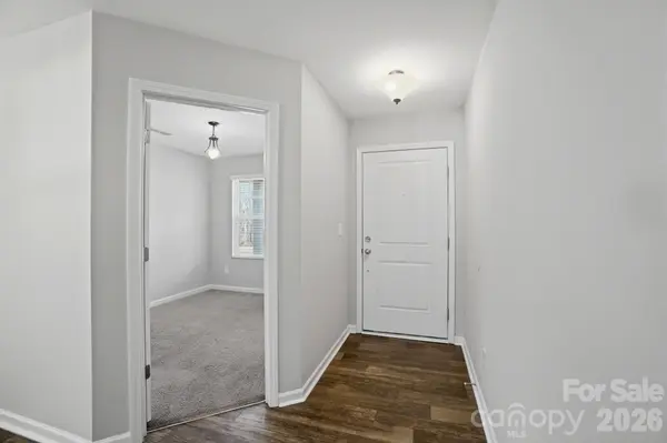 1000 Newfound Hollow DR, Charlotte, NC 28214