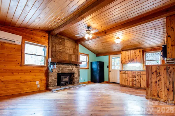 169 Samantha Springs LN, Elk Park, NC 28622