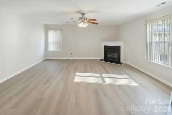 317 Ashton Bluff CIR, Mount Holly, NC 28120