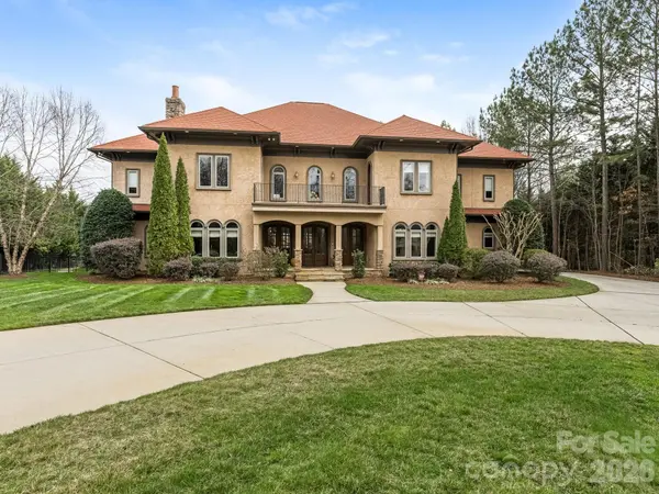 9205 Woodhall Lake DR, Waxhaw, NC 28173