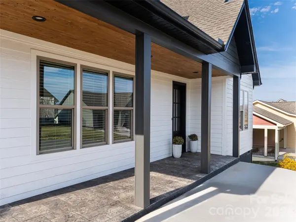 1031 Hillside Ridge RD, Candler, NC 28715