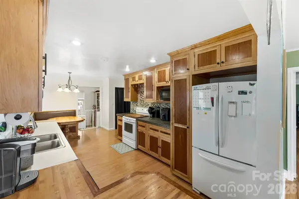 210 Avondale DR, Lexington, NC 27295