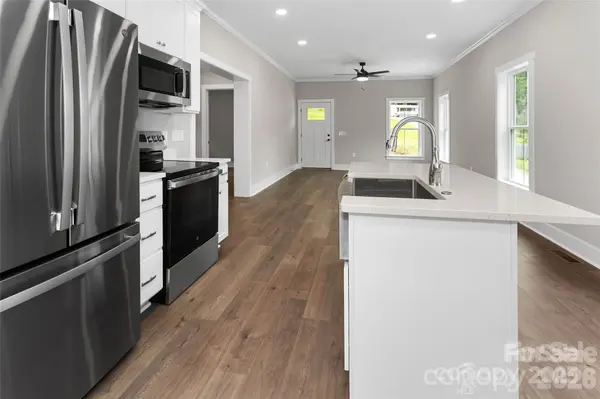 114 Orchard ST, Old Fort, NC 28762