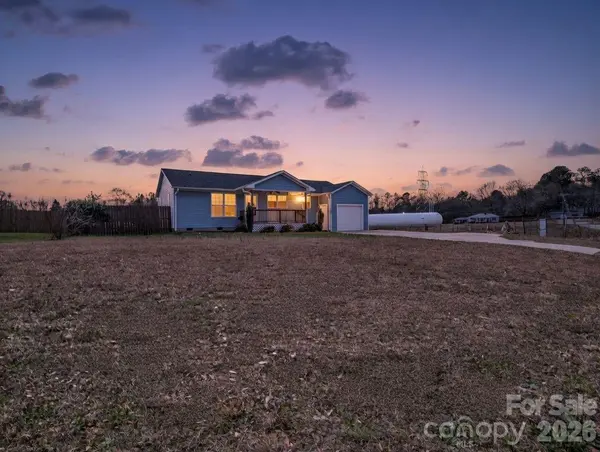 655 W Oconee ST, Chesnee, SC 29323