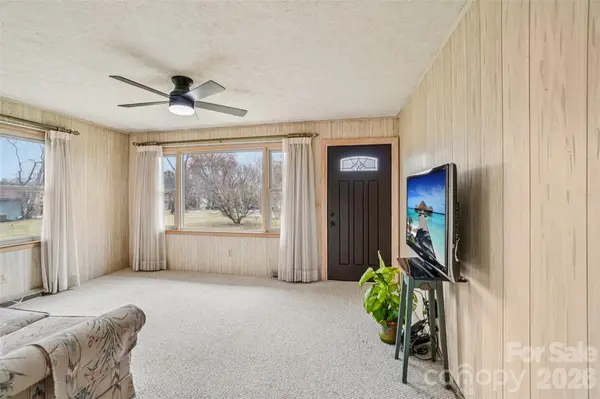 277 Powell ST, Hendersonville, NC 28792
