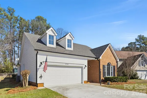 19705 Swiss Stone LN, Cornelius, NC 28031