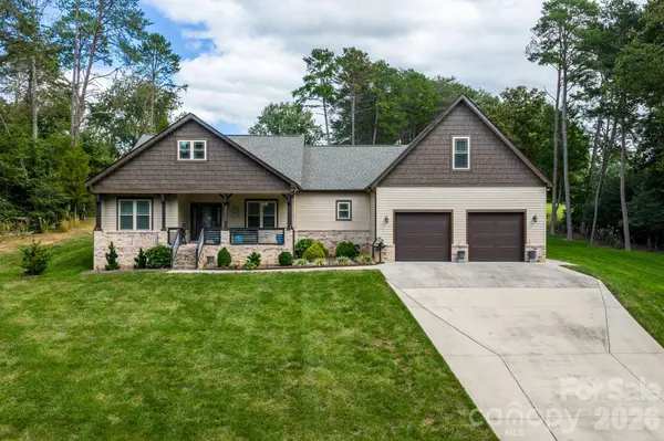 4850 Woodwinds DR NE, Hickory, NC 28601
